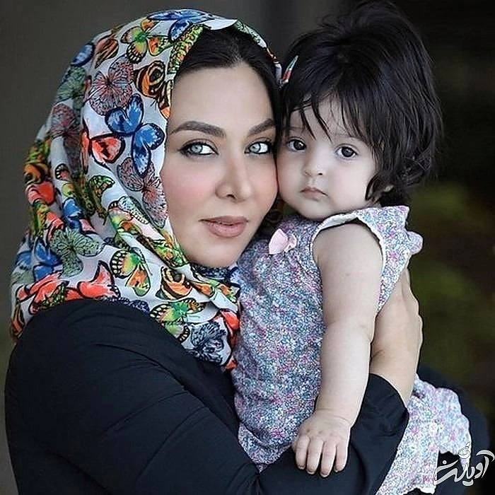 فقیهه سلطانی و دخترش گندم فقیهه سلطانی و دخترش